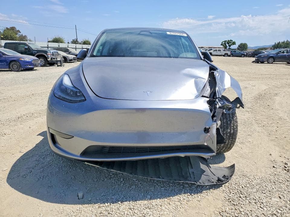 2025 TESLA MODEL Y 5