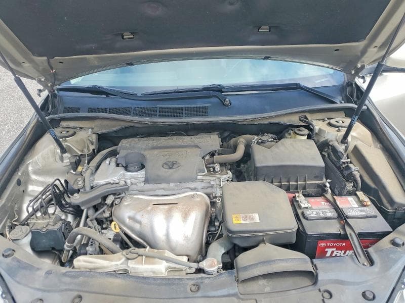 2017 TOYOTA CAMRY SE 11