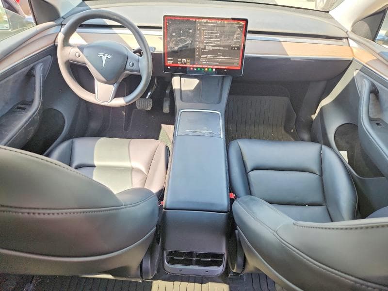 2024 TESLA MODEL Y 8