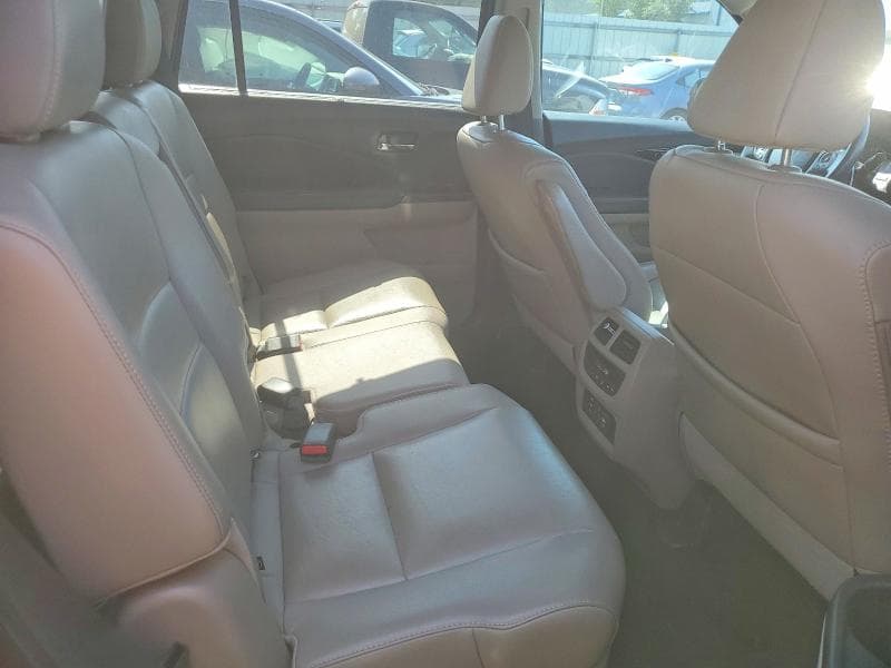 2018 HONDA PILOT TOURING 11