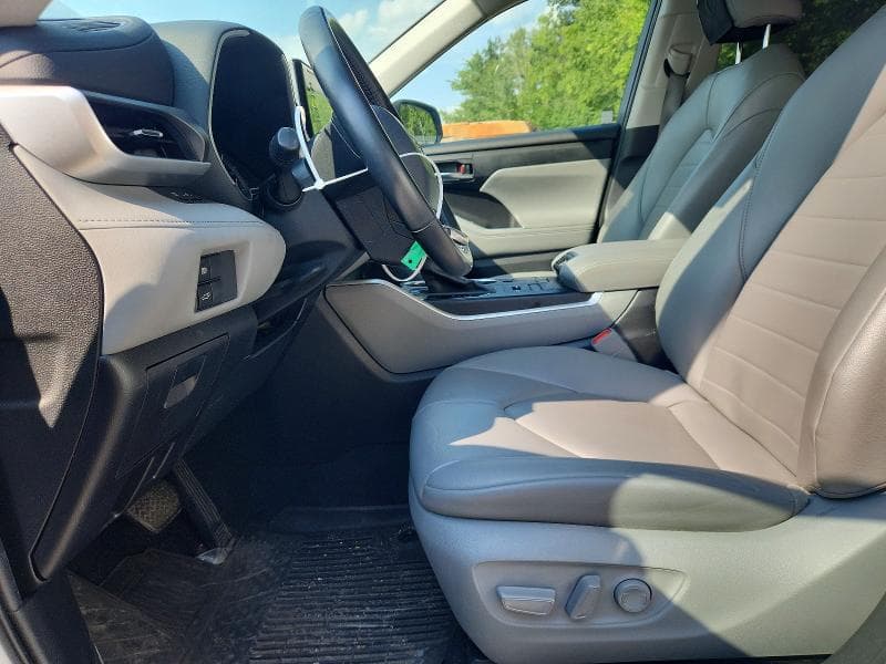 2022 TOYOTA HIGHLANDER XLE 7