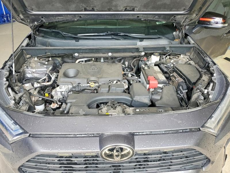 2024 TOYOTA RAV4 XLE 12