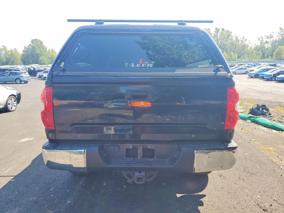 2017 TOYOTA TUNDRA SR5 6