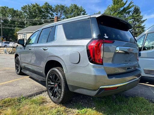 2022 GMC YUKON SLT 2