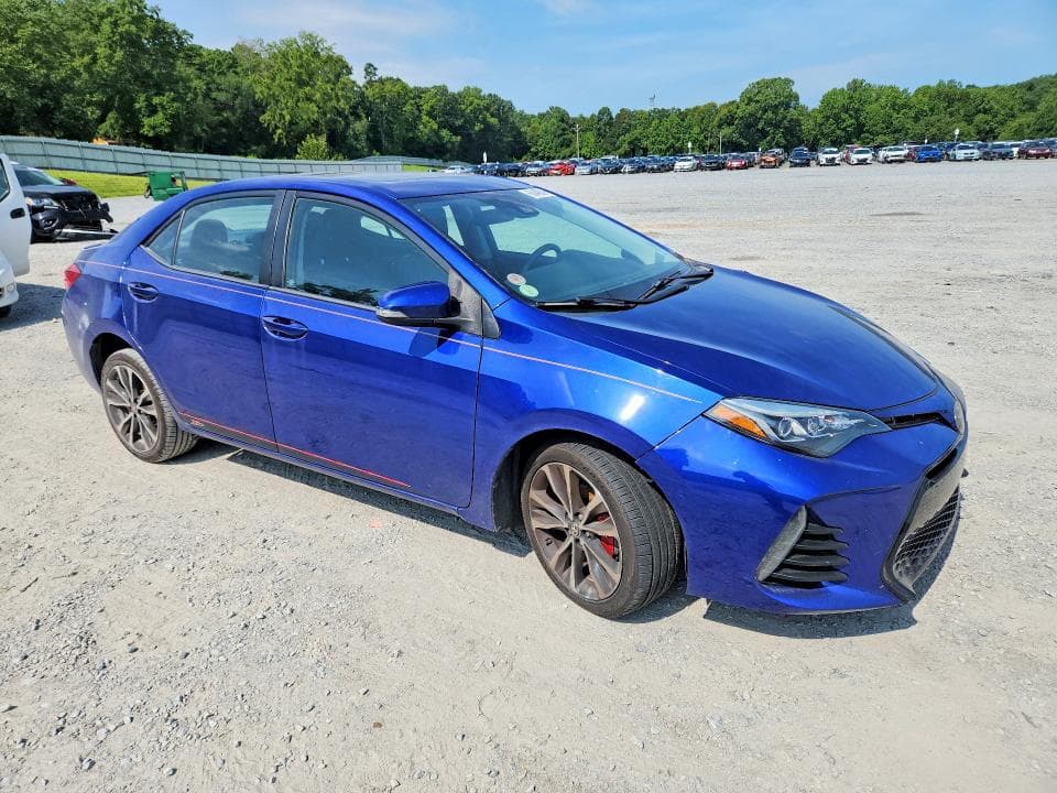 2017 TOYOTA COROLLA XSE 4