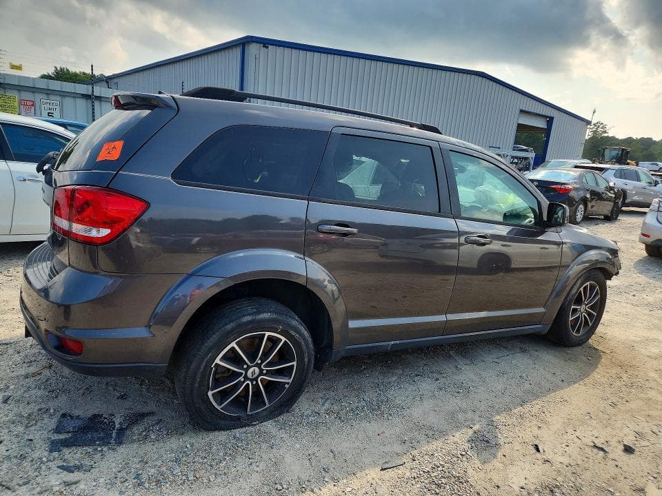 2019 DODGE JOURNEY SE 3