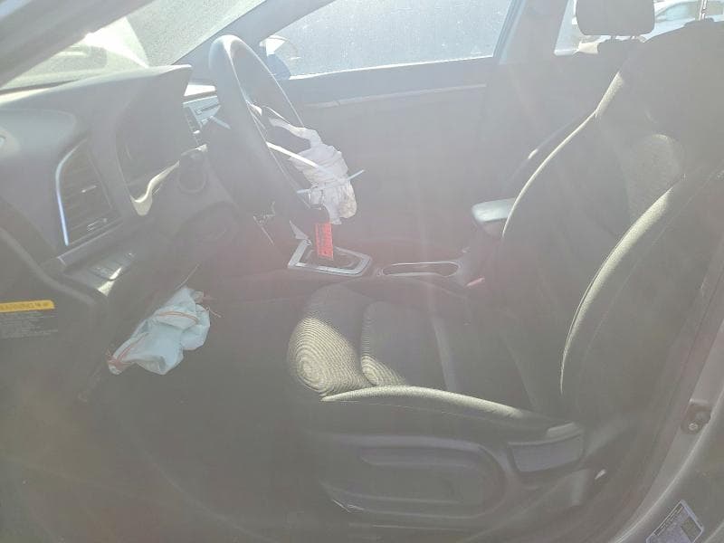 2018 HYUNDAI ELANTRA SE 7
