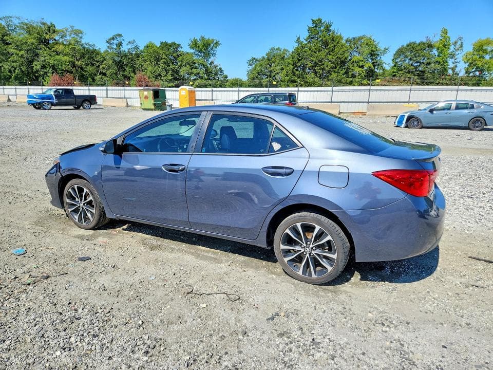 2018 TOYOTA COROLLA XSE 2