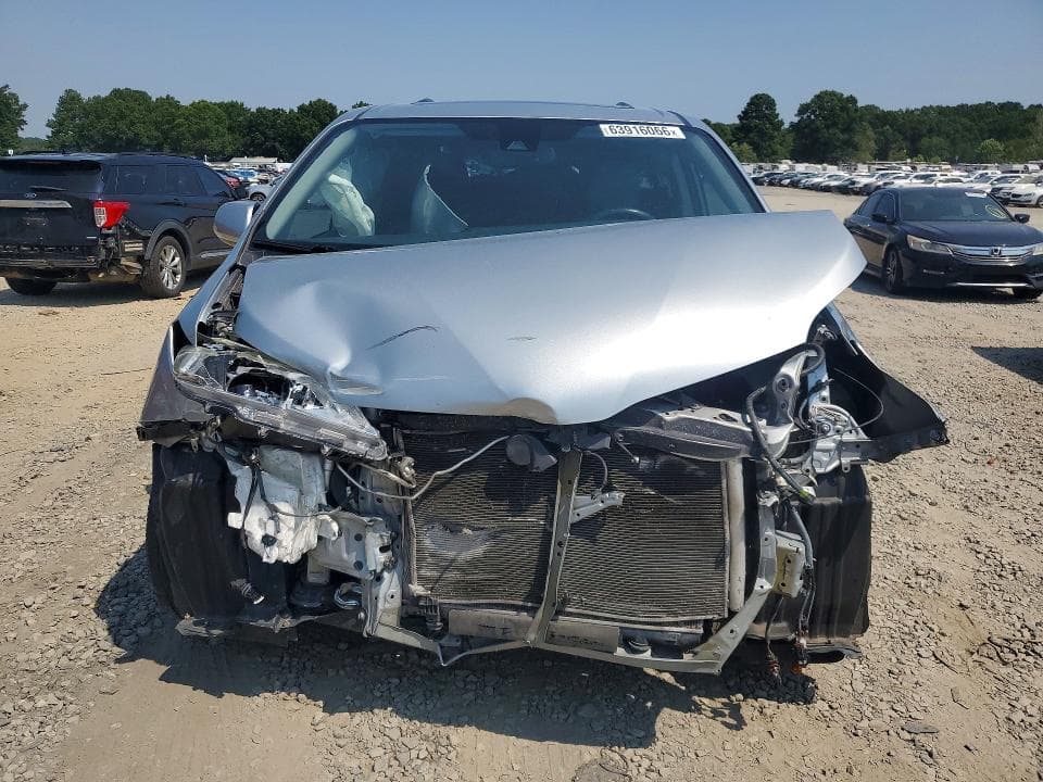 2020 TOYOTA SIENNA XLE 8-PASSENGER 5