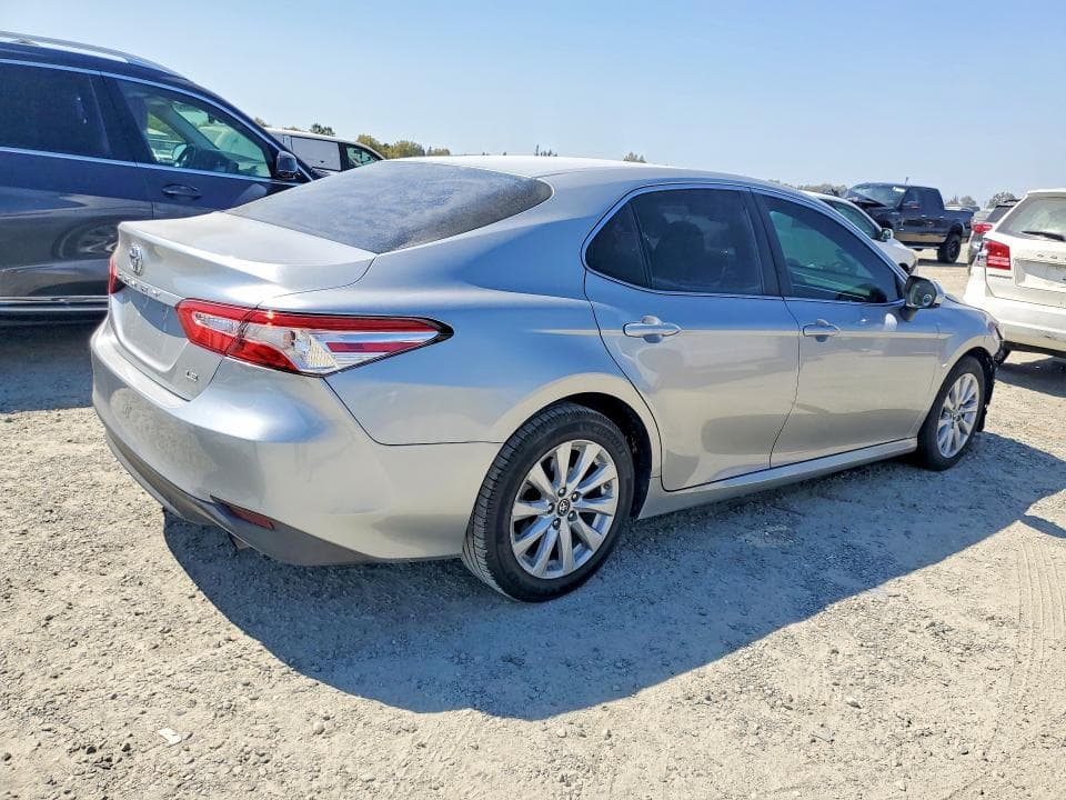 2018 TOYOTA CAMRY LE 3