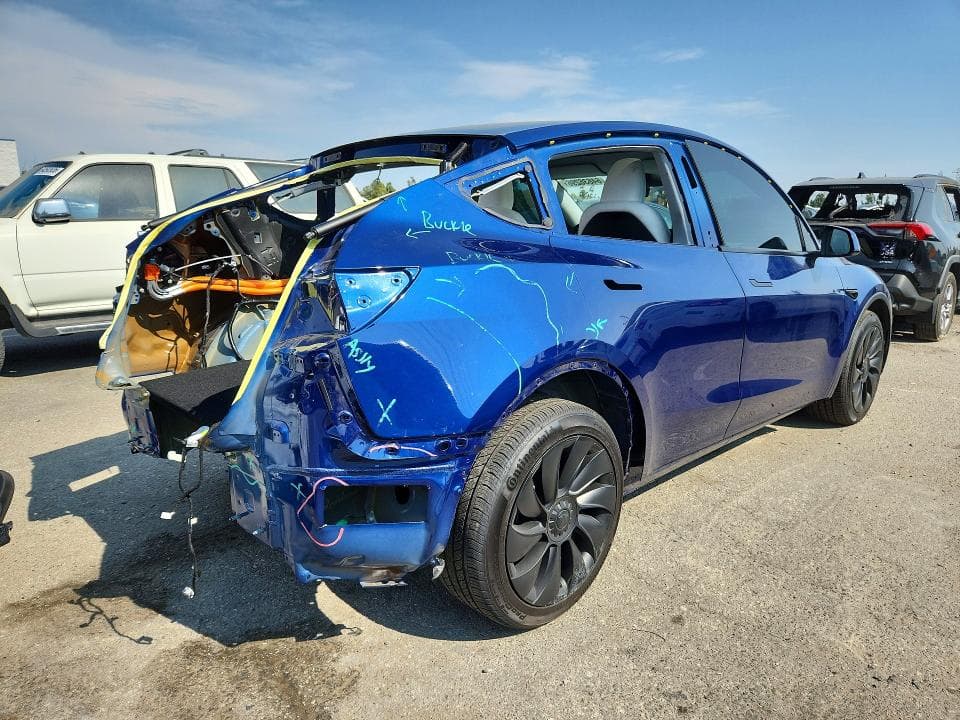 2026 TESLA MODEL Y 3