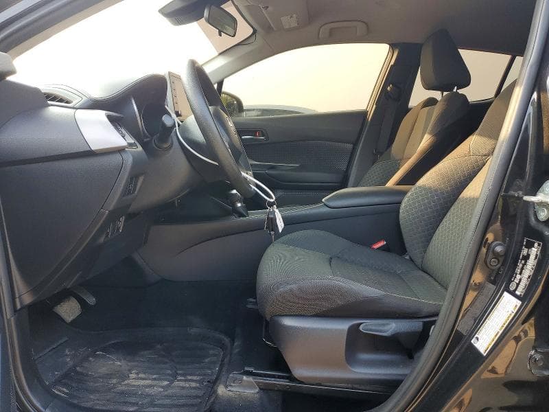 2021 TOYOTA C-HR LE 7