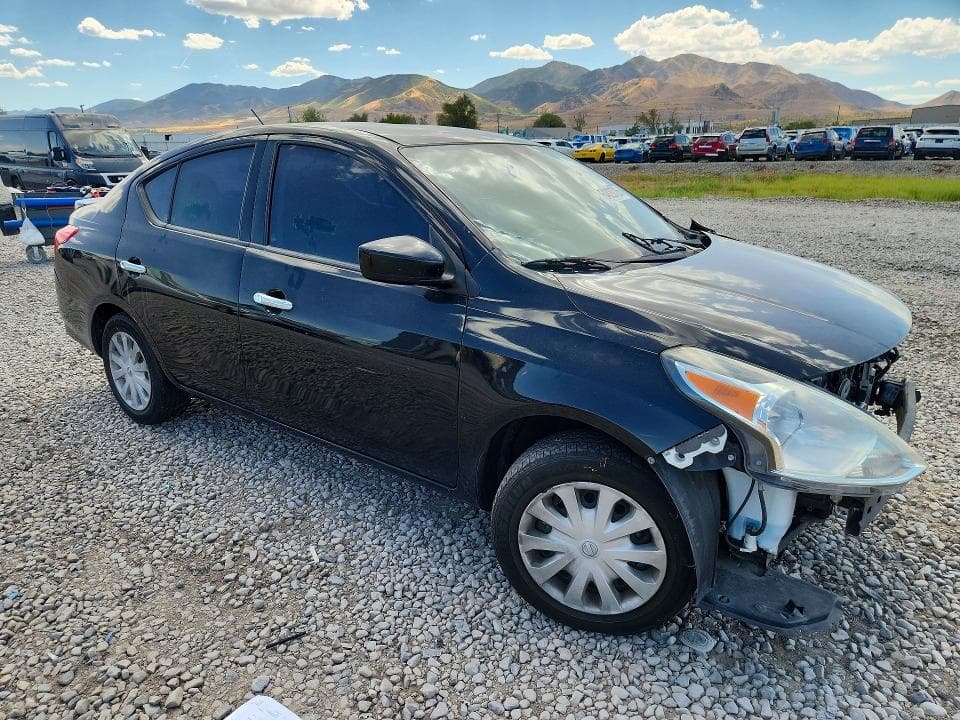 2017 NISSAN VERSA 1.6 SV 4