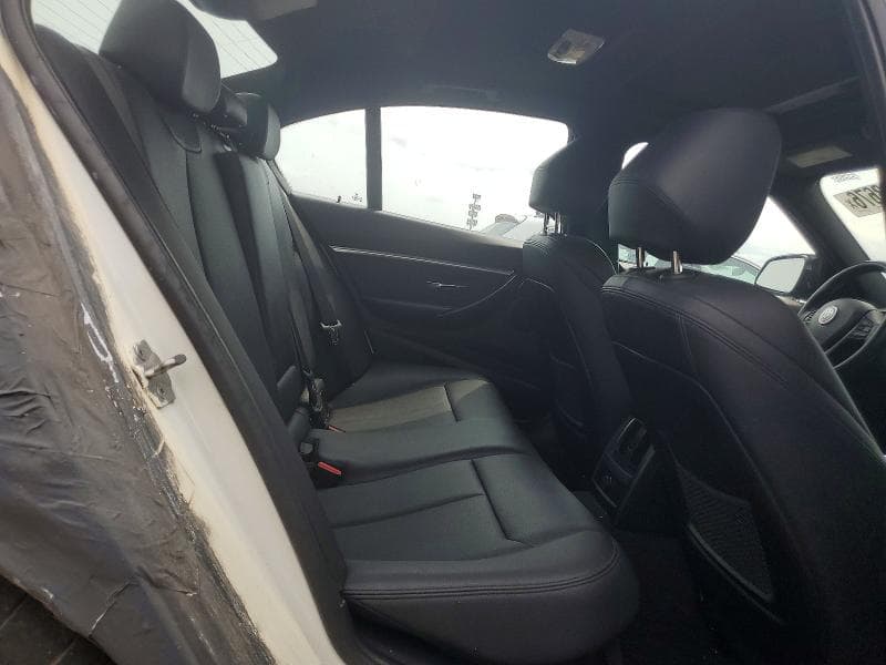 2018 BMW 330 XI 10