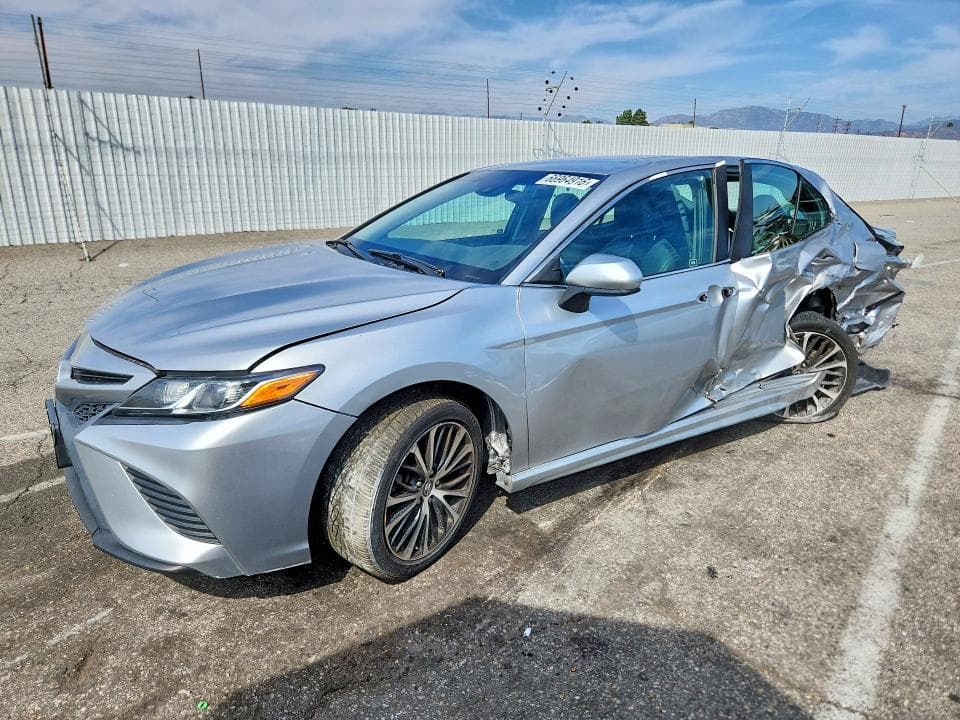 2018 TOYOTA CAMRY SE - 1