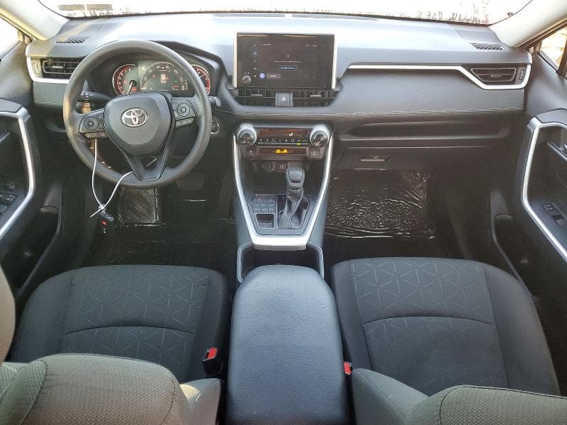 2023 TOYOTA RAV4 XLE 8