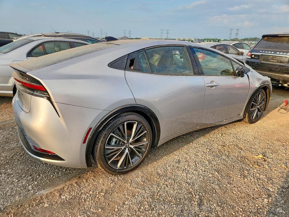 2024 TOYOTA PRIUS XLE 3