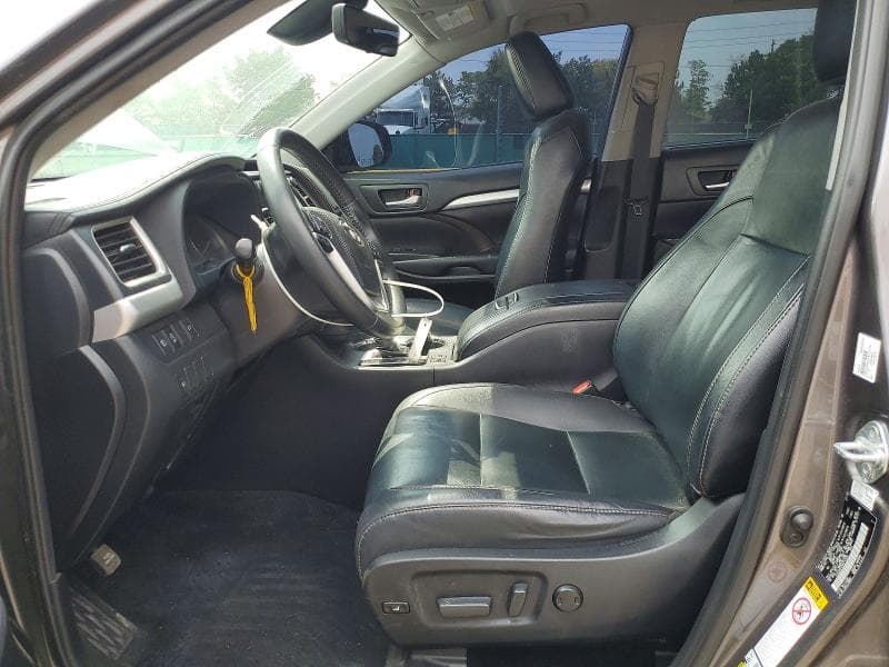 2019 TOYOTA HIGHLANDER XLE 7