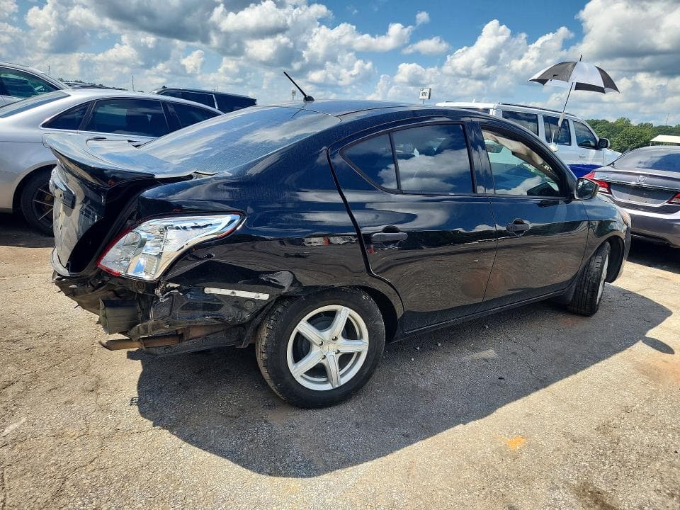 2018 NISSAN VERSA S 3