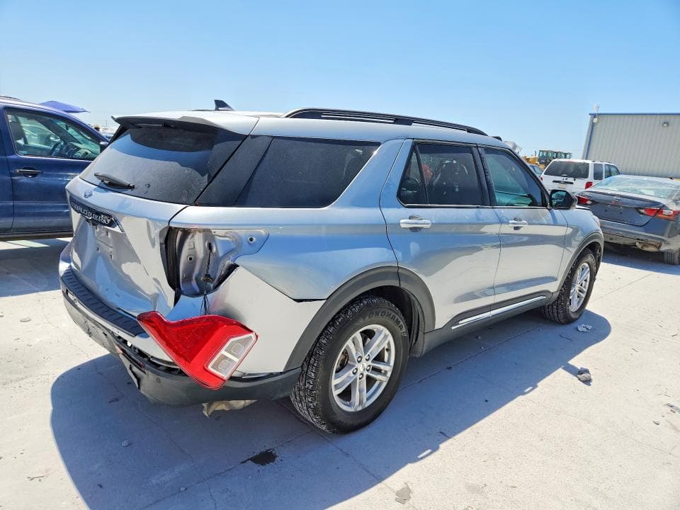 2022 FORD EXPLORER XLT 3