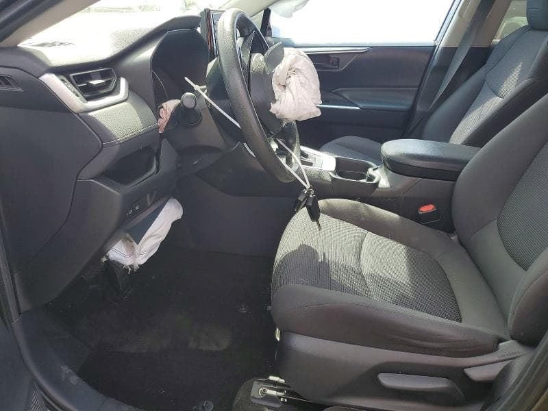 2019 TOYOTA RAV4 LE 7