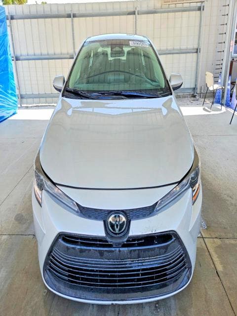 2024 TOYOTA COROLLA LE 5