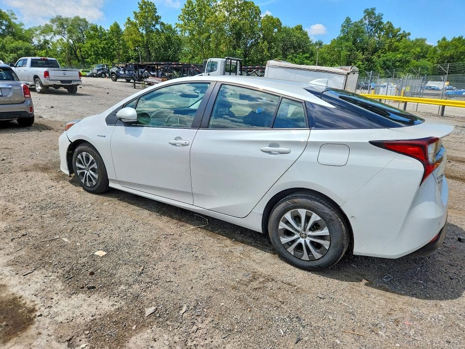 2021 TOYOTA PRIUS XLE AWD-E 2