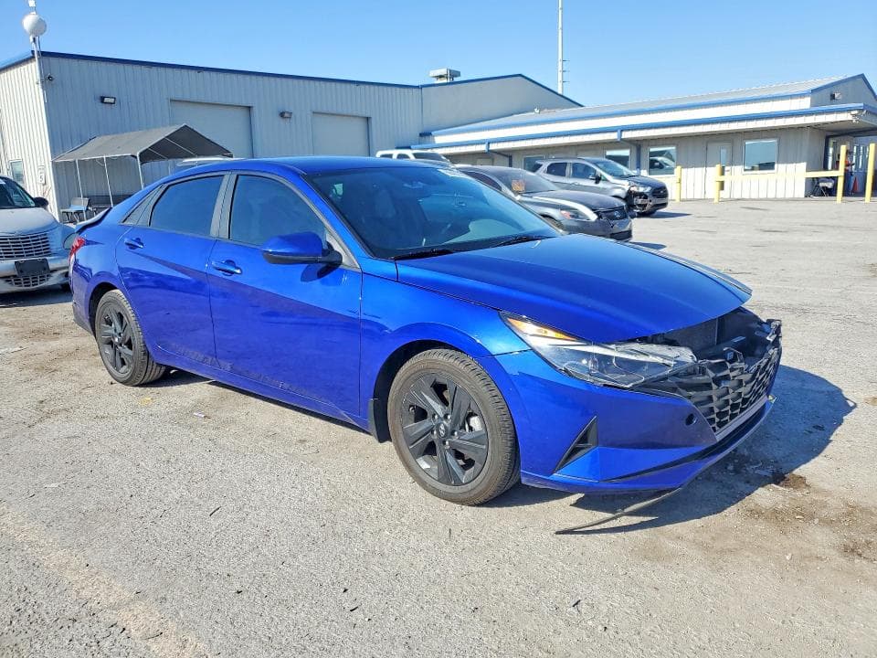 2023 HYUNDAI ELANTRA SEL 4