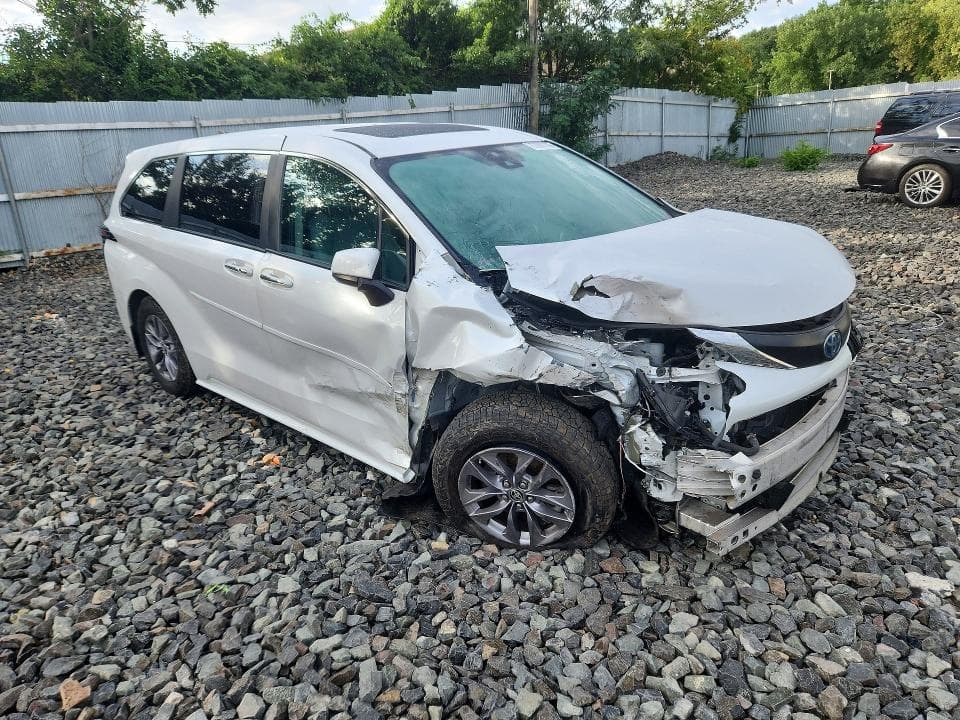2024 TOYOTA SIENNA XLE 7-PASSENGER 4