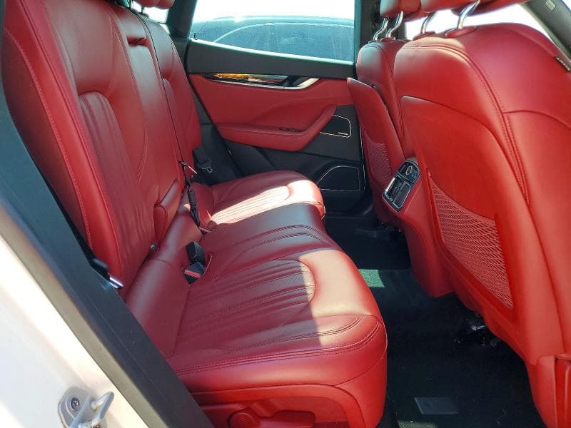 2018 MASERATI LEVANTE LUXURY 11