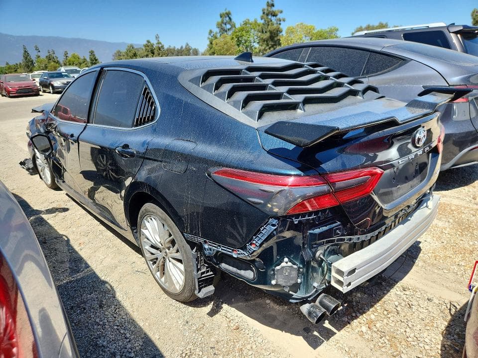 2018 TOYOTA CAMRY XLE V6 2
