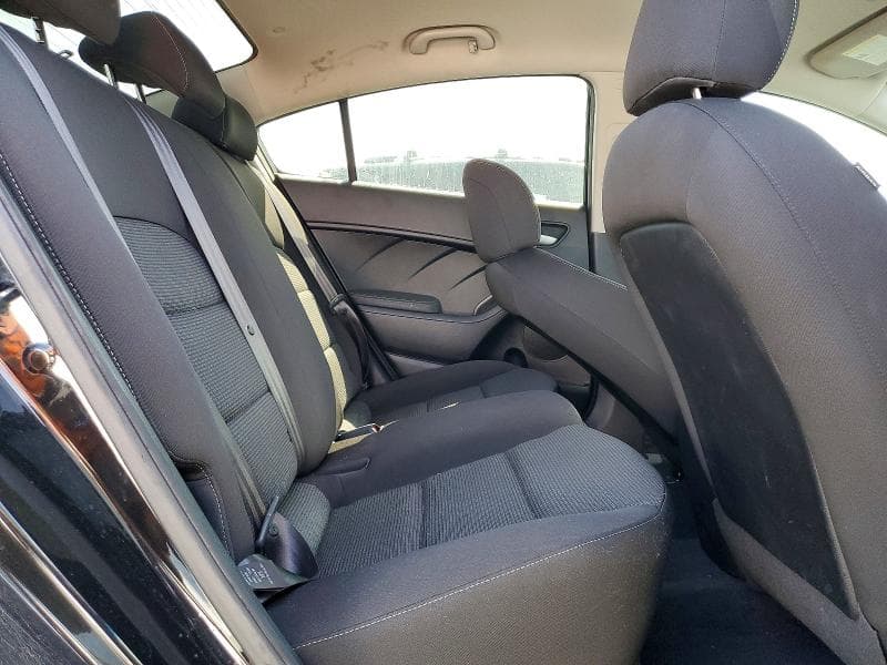2017 KIA FORTE LX 10