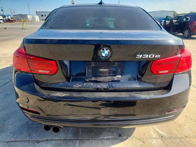 2017 BMW 330E 6