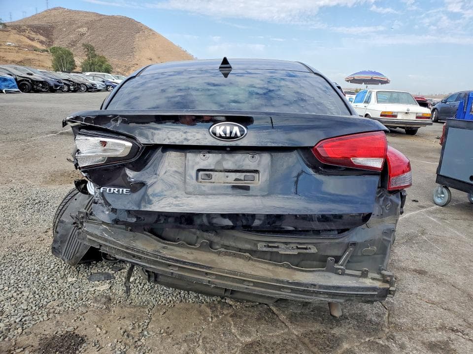2018 KIA FORTE LX 6