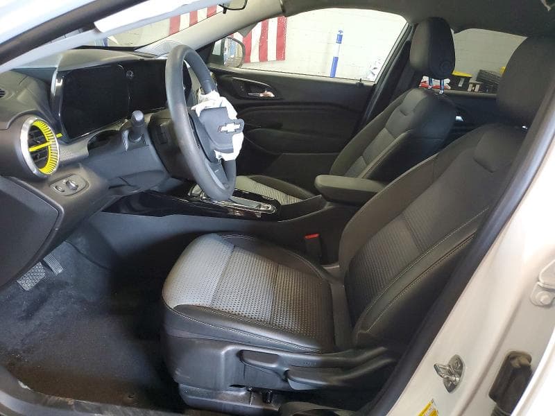 2025 CHEVROLET TRAX 1LT 7