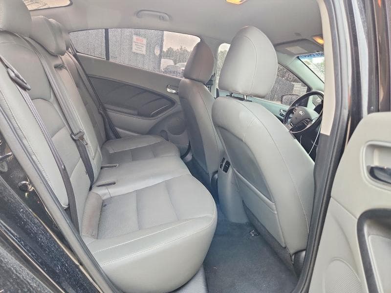 2017 KIA FORTE EX 10