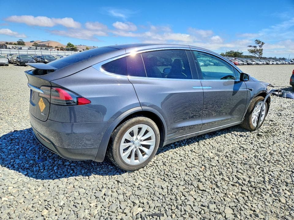 2018 TESLA MODEL X 3