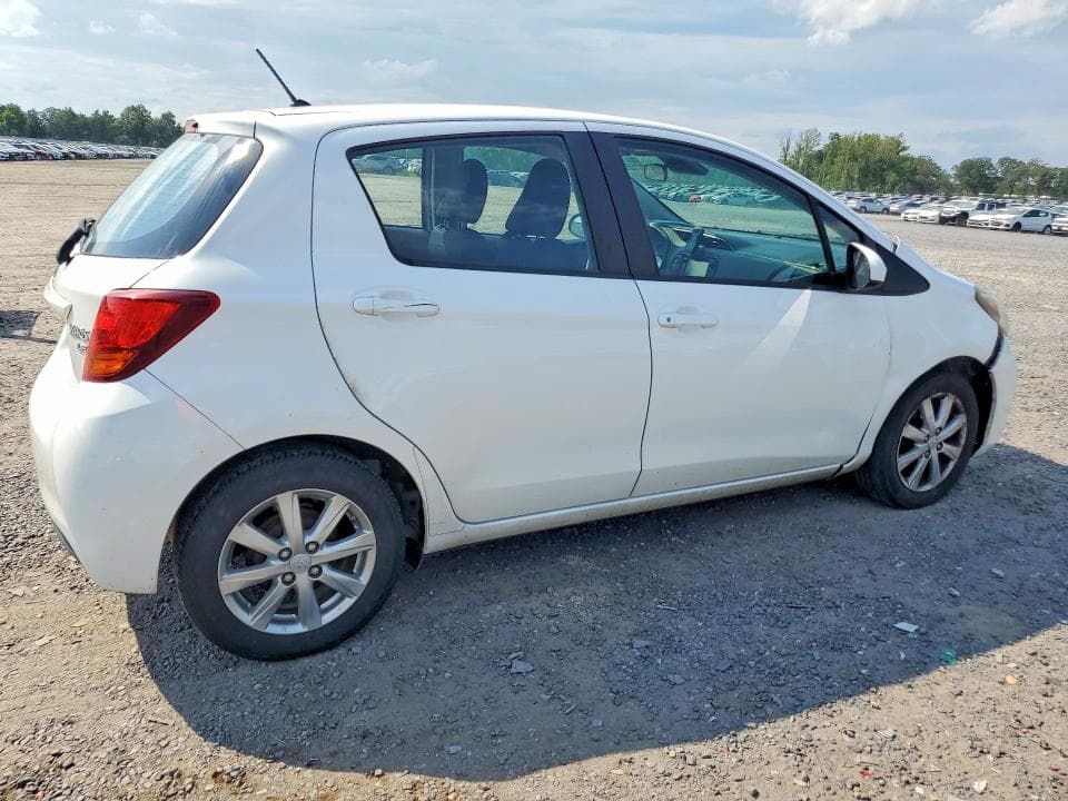 2017 TOYOTA YARIS 5-DOOR LE 3