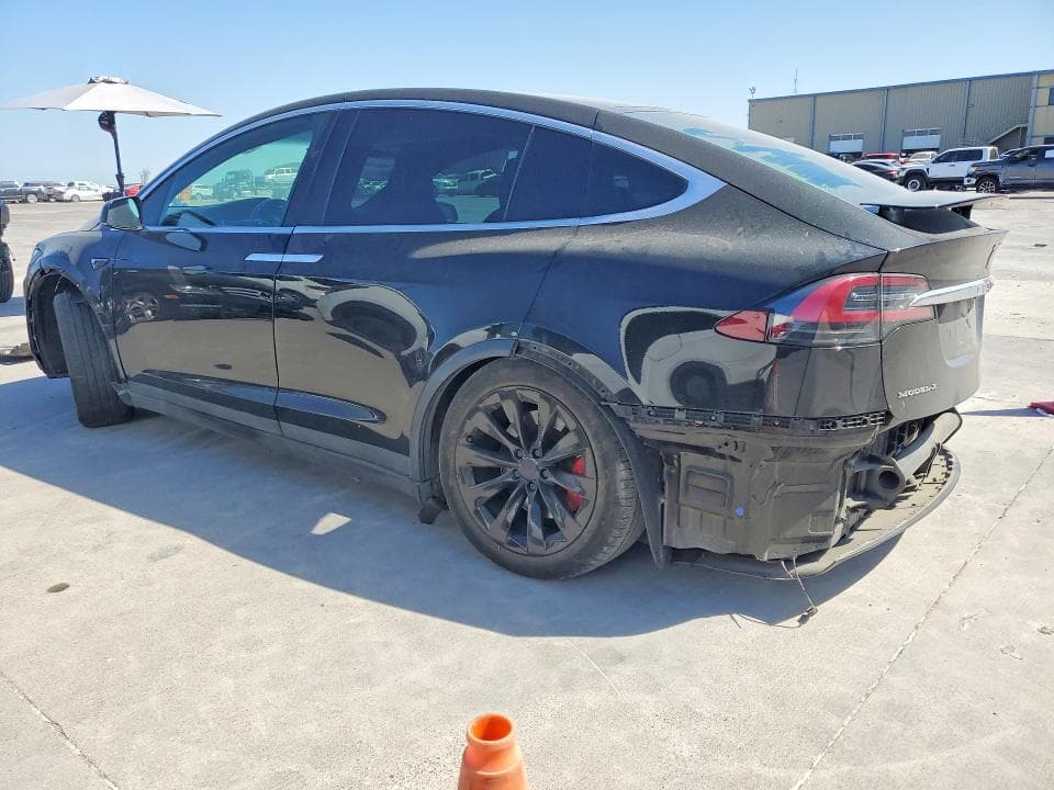 2018 TESLA MODEL X 2