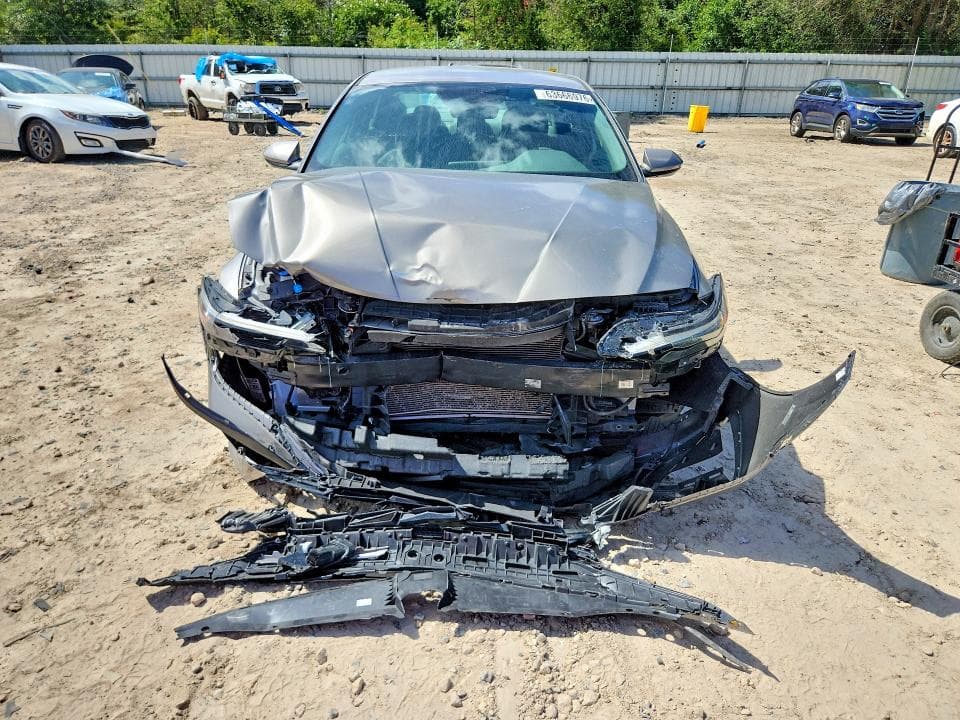 2024 HYUNDAI ELANTRA SE 5