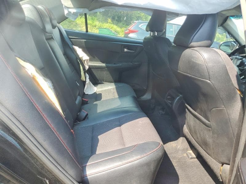 2017 TOYOTA CAMRY SE 10