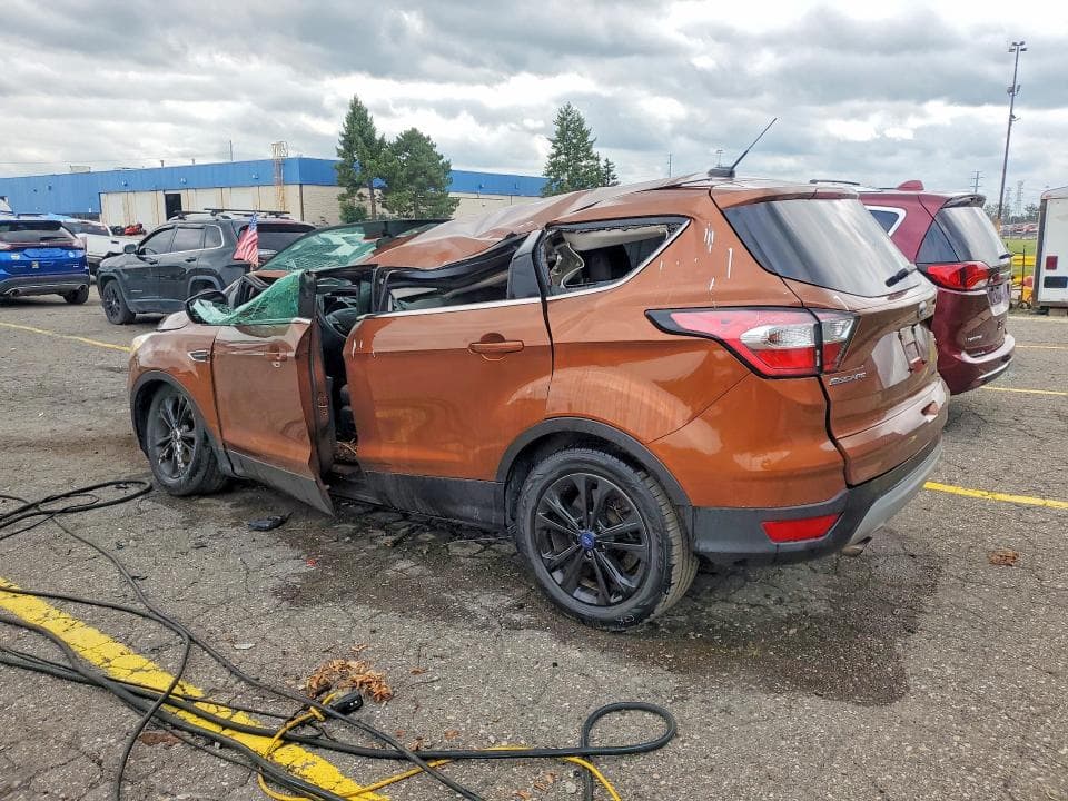2017 FORD ESCAPE SE 2