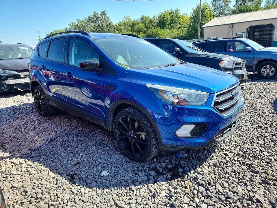 2017 FORD ESCAPE SE 4
