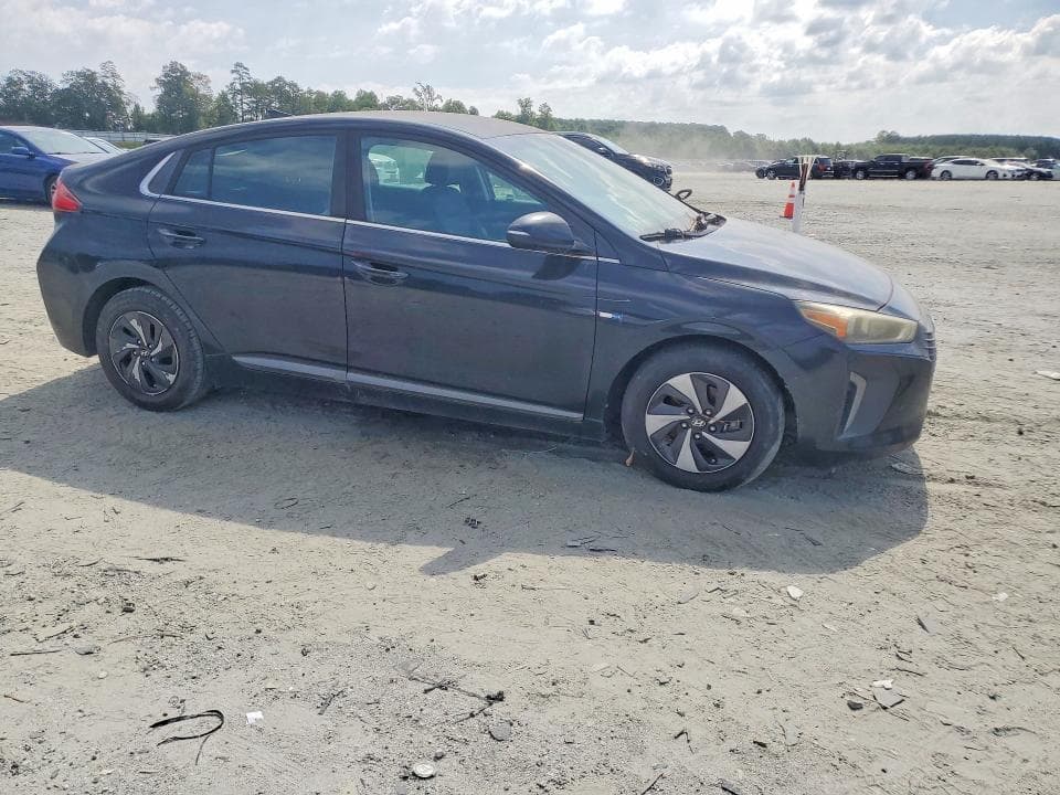 2017 HYUNDAI IONIQ SEL 4