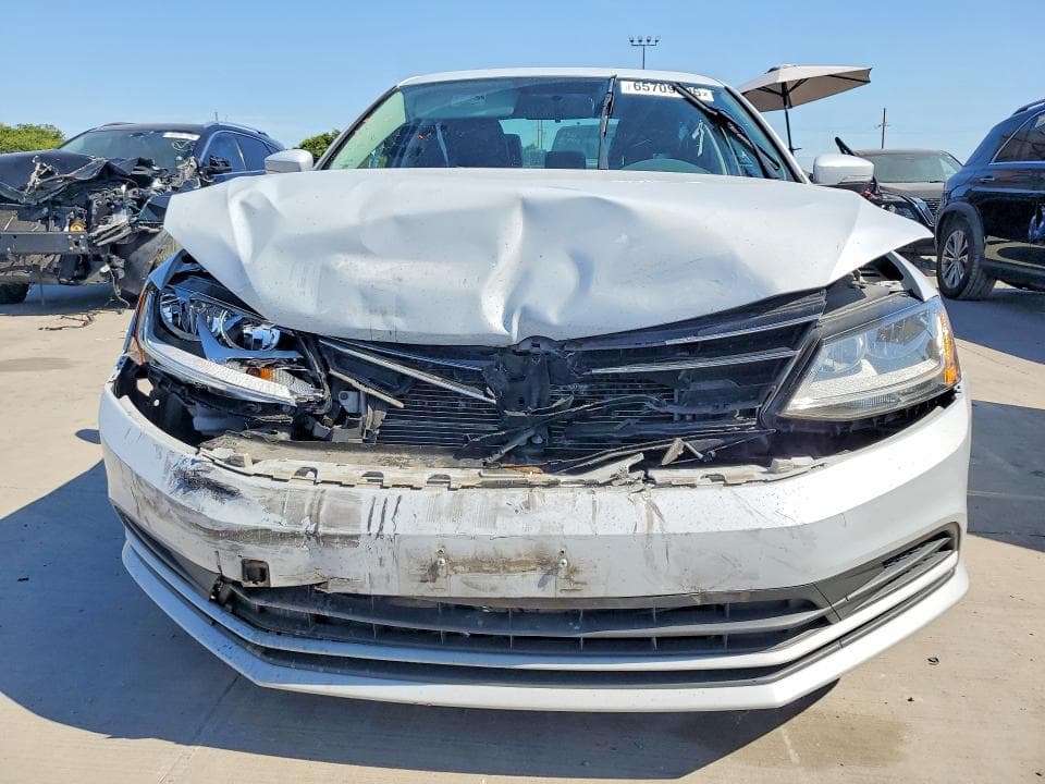 2017 VOLKSWAGEN JETTA SE 5
