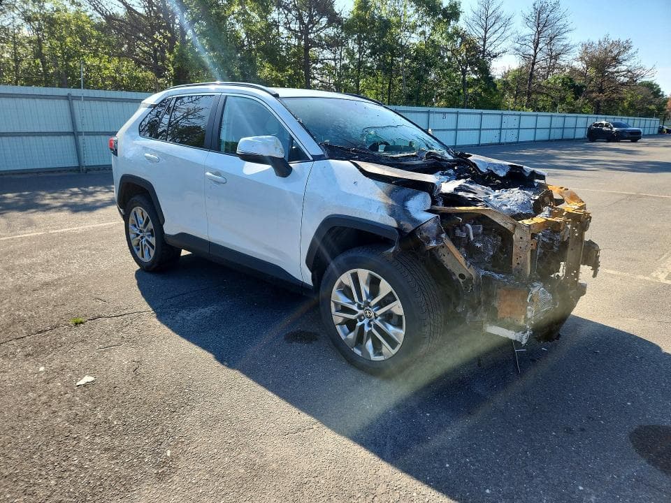 2023 TOYOTA RAV4 XLE PREMIUM 4