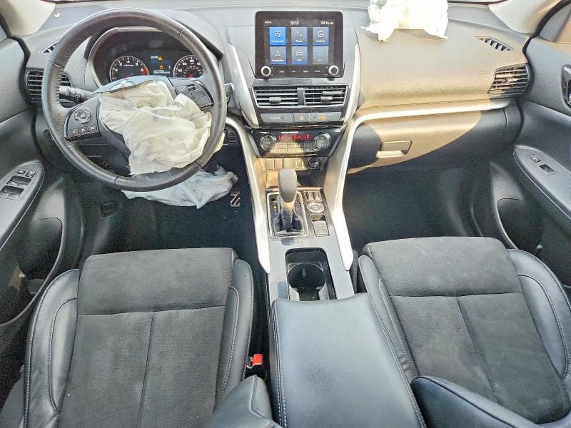2023 MITSUBISHI ECLIPSE CROSS SE 8