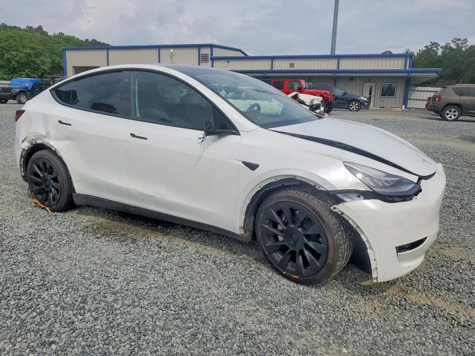 2023 TESLA MODEL Y 4