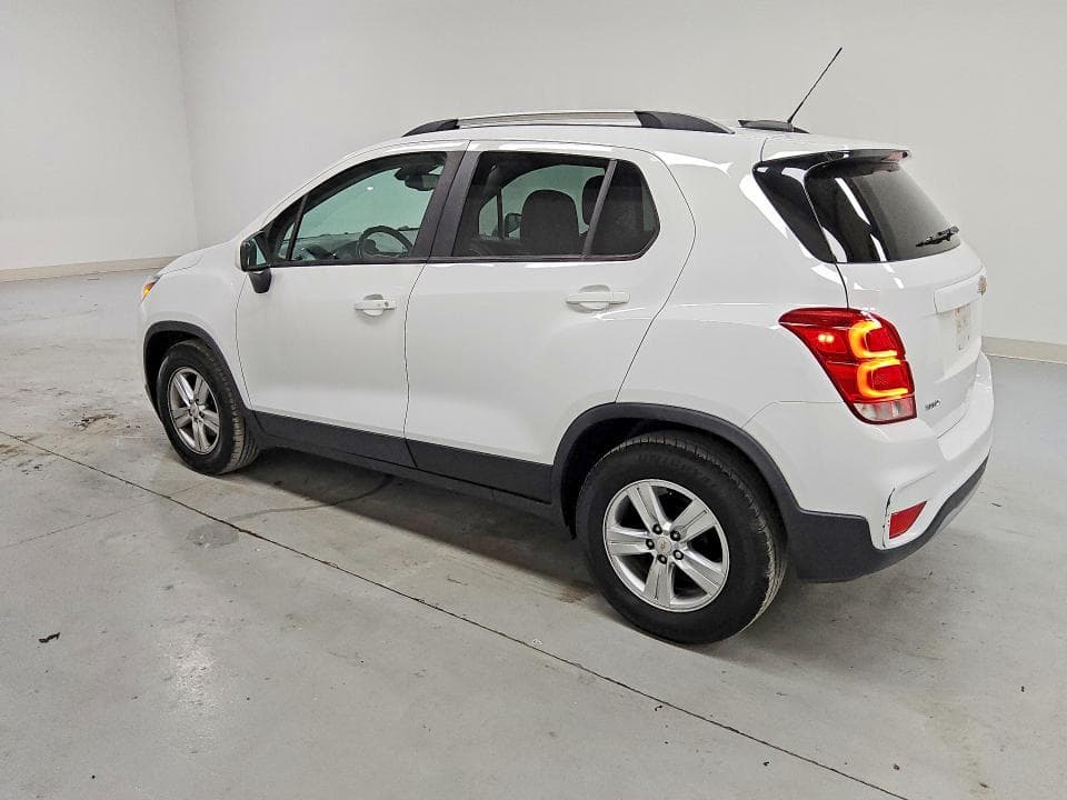 2021 CHEVROLET TRAX 1LT 2