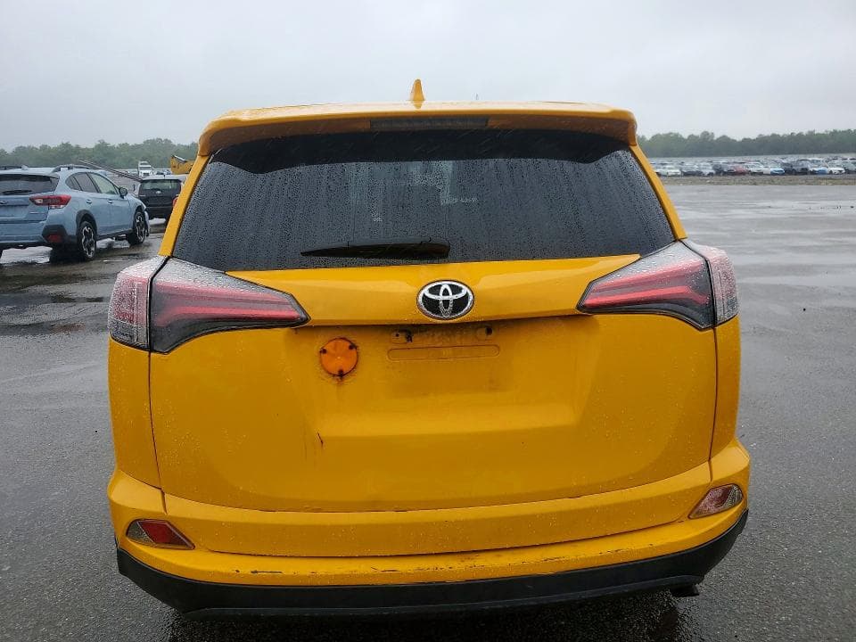 2018 TOYOTA RAV4 LE 6